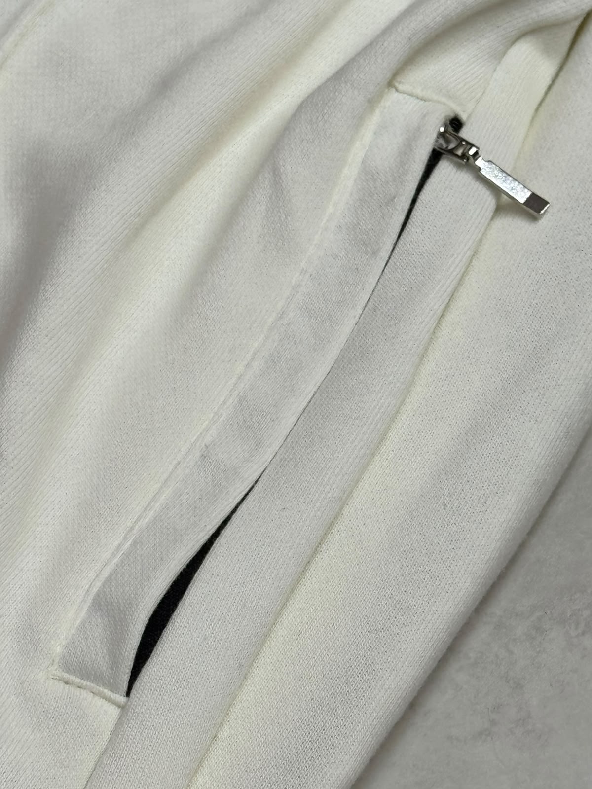 Best Comfy Pleated Off White Trouser For Casual Wear and Events.
